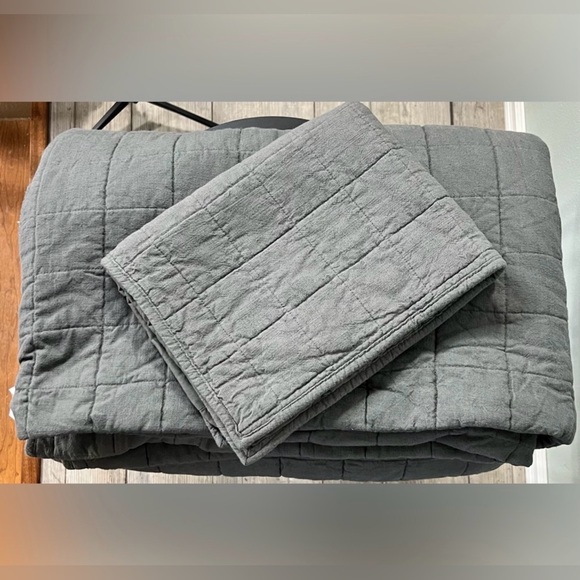 NEW Casaluna Heavyweight Linen Blend Queen Size Quilt Dark Gray Winter Cozy Warm - Picture 6 of 14